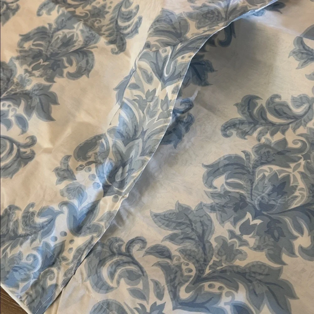Jessica McClintock vintage blue white King floral pillowcases Cotton/Poly Damask